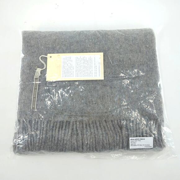 Alicia Adams Alpaca Light Grey Canyon Throw - Picture 6 of 9